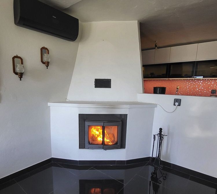 House | Resale in Estepona in Estepona, Costa del Sol - Photo 3