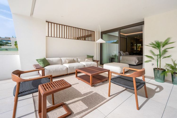 Apartment | Resale in The Golden Mile in The Golden Mile, Costa del Sol - Photo 3