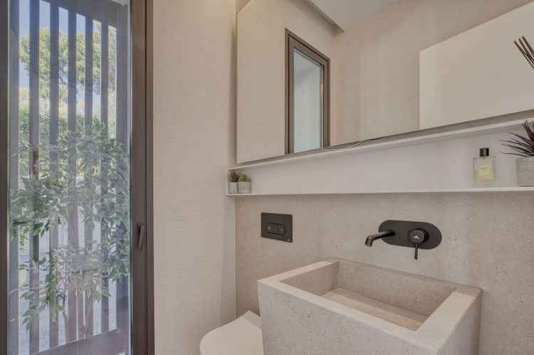 House | Resale in Marbella in Marbella Others, Costa del Sol - Photo 4