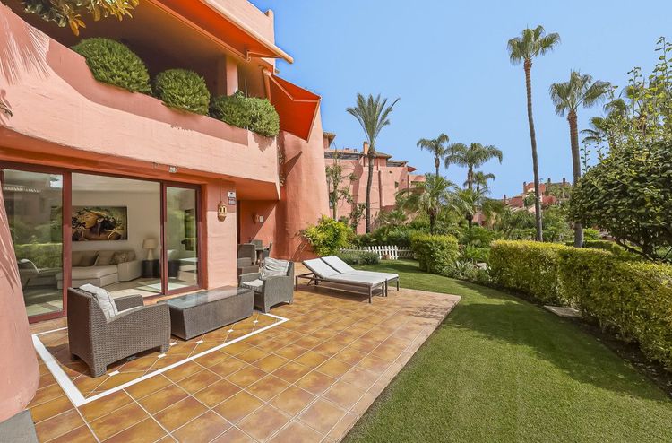 Apartment | Resale in Estepona in Estepona, Costa del Sol - Photo 3