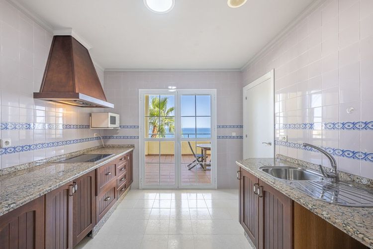 Apartment | Resale in Manilva in Manilva Others, Costa del Sol - Photo 4