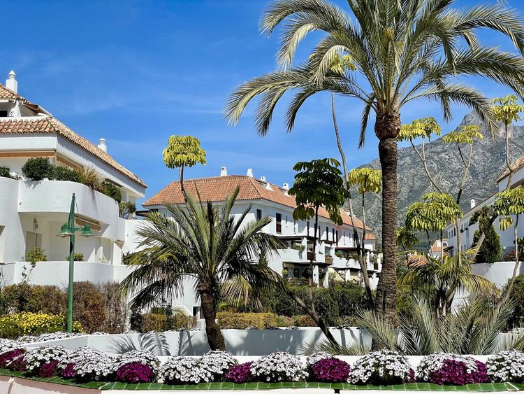 Apartment | Resale in The Golden Mile in The Golden Mile, Costa del Sol - Photo 2