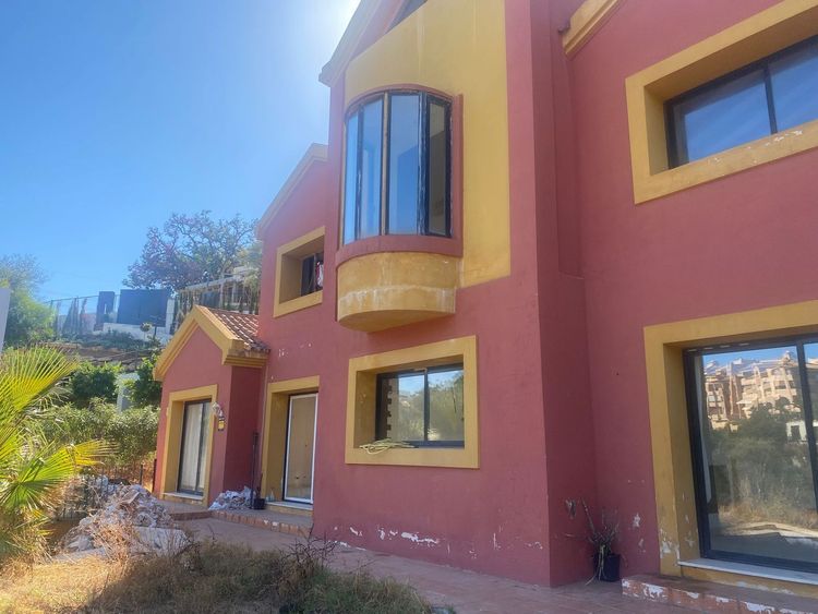 listing card gallery