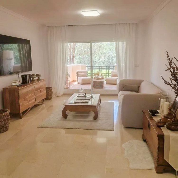 Apartment | Resale in Elviria in Elviria, Costa del Sol - Photo 2