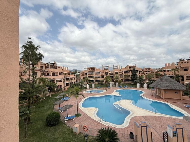 Penthouse | Resale in Estepona - Development photo 1