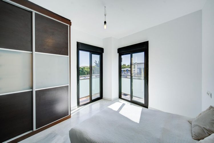 Apartment | Resale in Las Lagunas in Las Lagunas, Costa del Sol - Photo 4