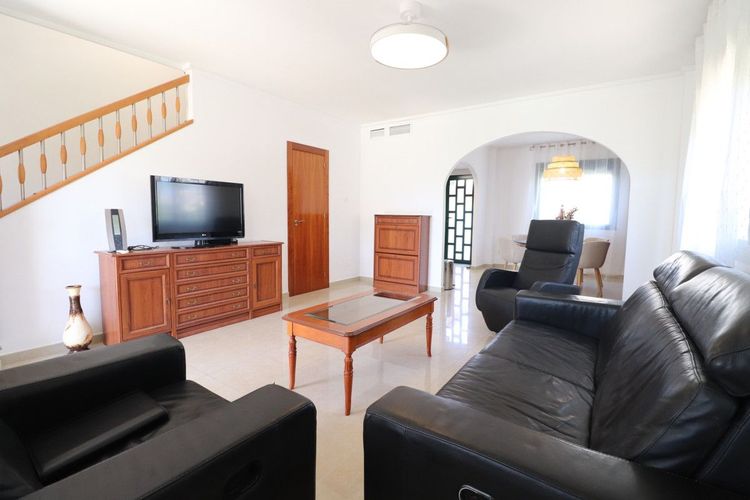House | Resale in Dona Pepa in Dona Pepa, Costa Blanca - Photo 3