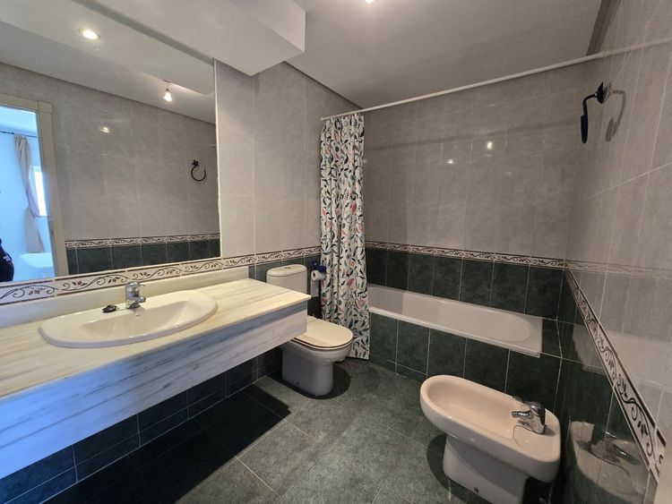 Apartment | Resale in Torremolinos in Torremolinos, Costa del Sol - Photo 4