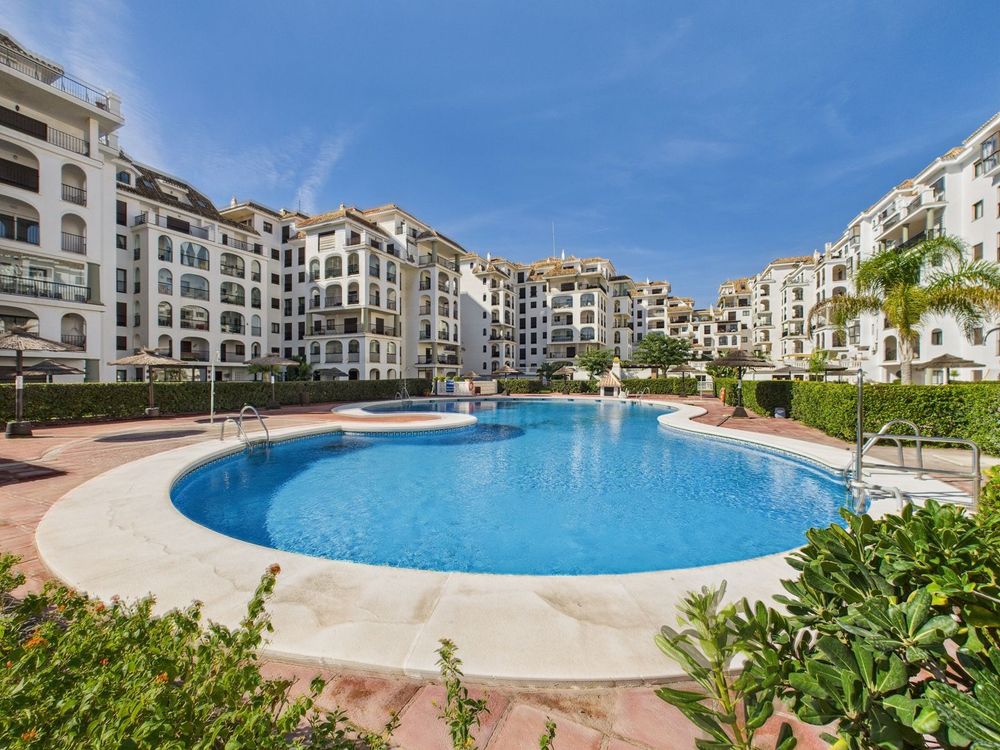 Apartment | Resale in La Duquesa in La Duquesa, Costa del Sol - Main property photo