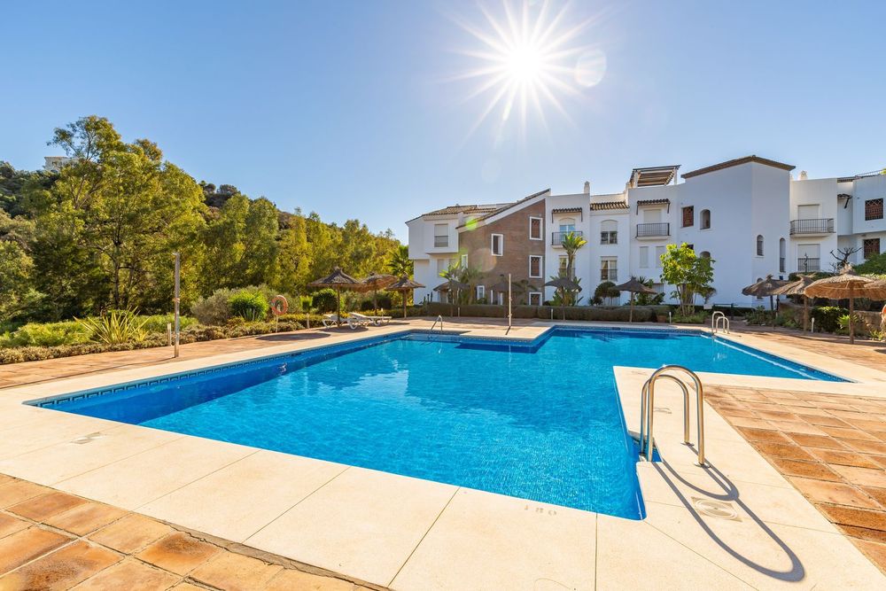 Apartment | Resale in Los Arqueros in Los Arqueros, Costa del Sol - Main property photo