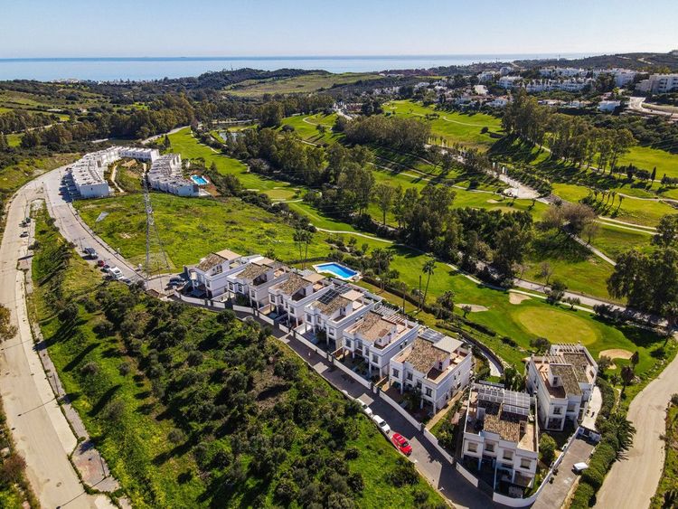 House | Resale in Estepona - Development photo 1