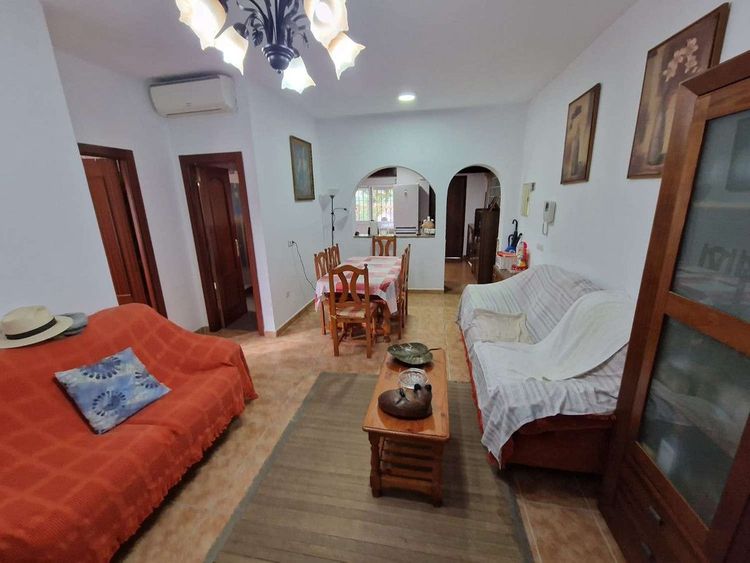 House | Resale in Alhaurín de la Torre in Alhaurín de la Torre, Costa del Sol - Photo 4
