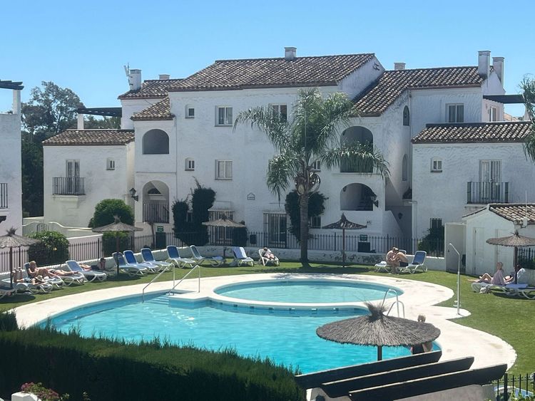 listing card gallery