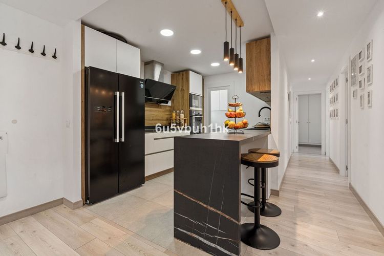 Apartment | Resale in Estepona in Estepona, Costa del Sol - Photo 3