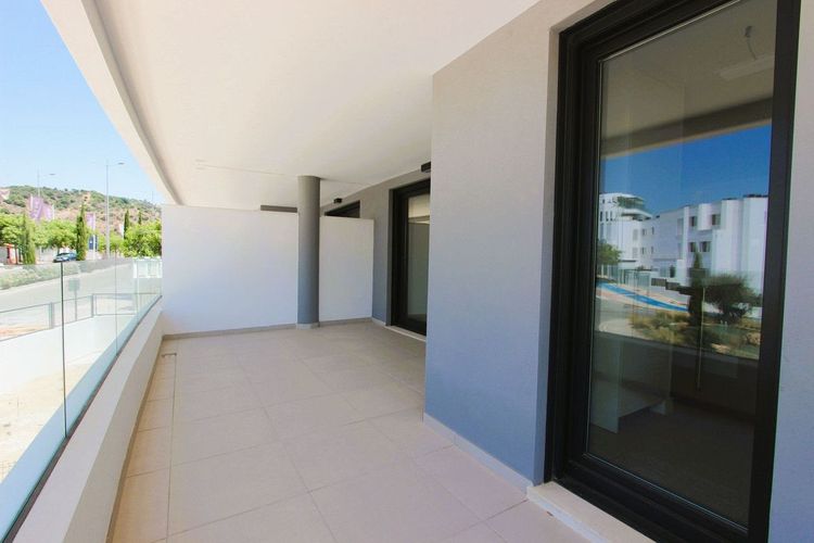 Apartment | Resale in Estepona in Estepona, Costa del Sol - Photo 3