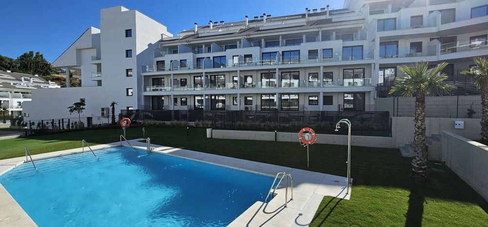 Apartment | Resale in Fuengirola in Fuengirola Others, Costa del Sol - Main property photo