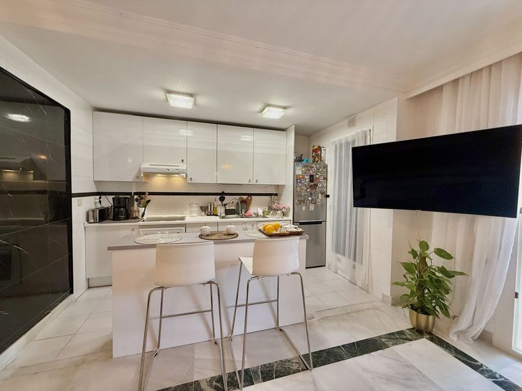 Apartment | Resale in The Golden Mile in The Golden Mile, Costa del Sol - Photo 4