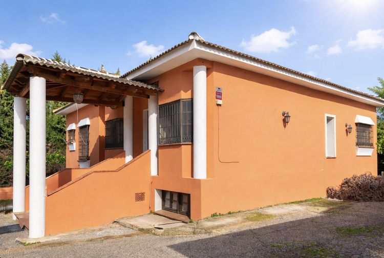 House | Resale in Coín in Coín, Costa del Sol - Photo 2