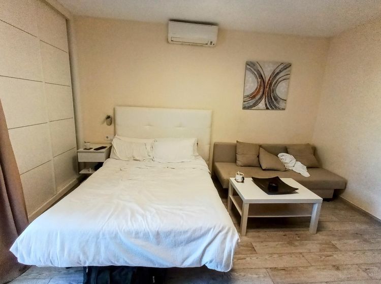 Apartment | Resale in Benalmadena Costa in Benalmadena Costa, Costa del Sol - Photo 5