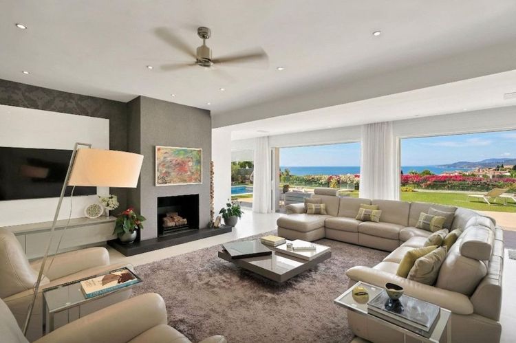 House | Resale in Sierra Blanca in Sierra Blanca, Costa del Sol - Photo 2