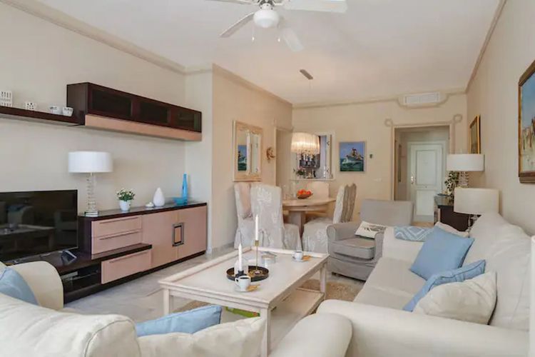 Apartment | Resale in La Cala de Mijas in La Cala de Mijas, Costa del Sol - Photo 2