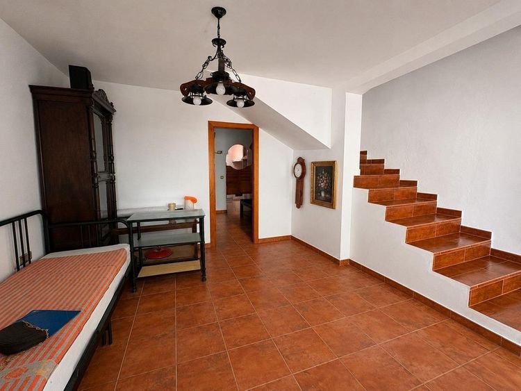 House | Resale in Málaga in Málaga, Costa del Sol - Photo 4
