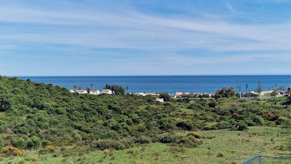 Penthouse | Resale in Estepona in Estepona, Costa del Sol - Main property photo