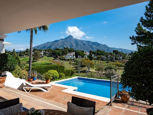 House | Resale in Aloha — Aloha, Costa del Sol
