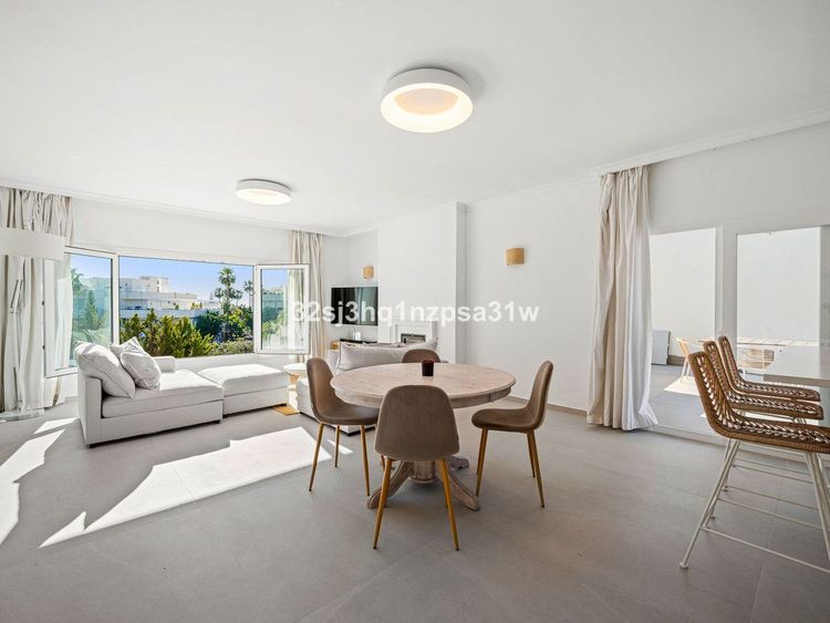 Penthouse | Resale in Nueva Andalucía in Nueva Andalucía Others, Costa del Sol - Photo 3