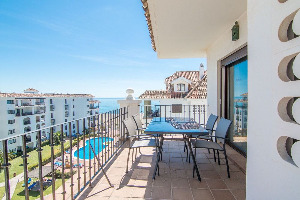 Apartment | Resale in La Duquesa in La Duquesa, Costa del Sol - Main property photo
