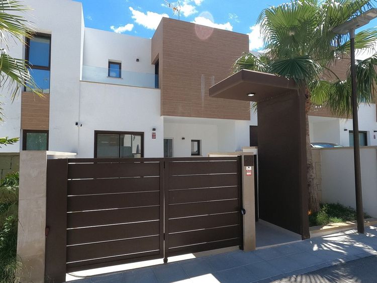 House | Resale in La Finca Golf in Costa Blanca - Photo 2