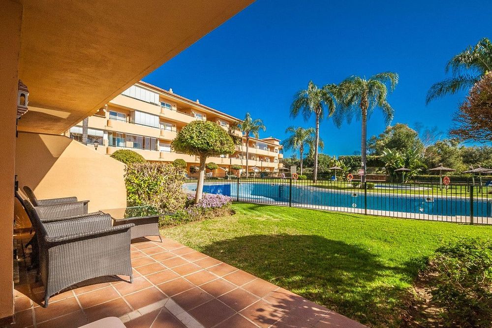 Apartment | Resale in Elviria in Elviria, Costa del Sol - Main property photo
