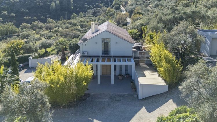 House | Resale in Monda in Monda, Costa del Sol - Photo 2