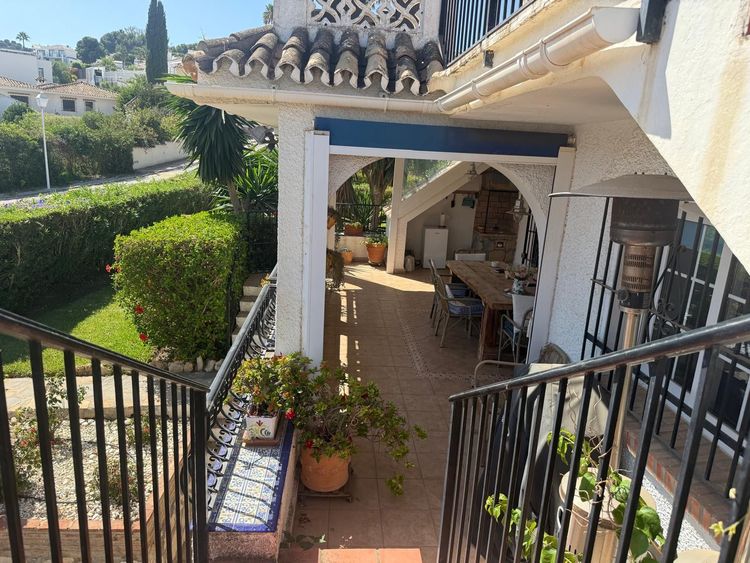 House | Resale in Cerros del Aguila in Cerros del Aguila, Costa del Sol - Photo 2