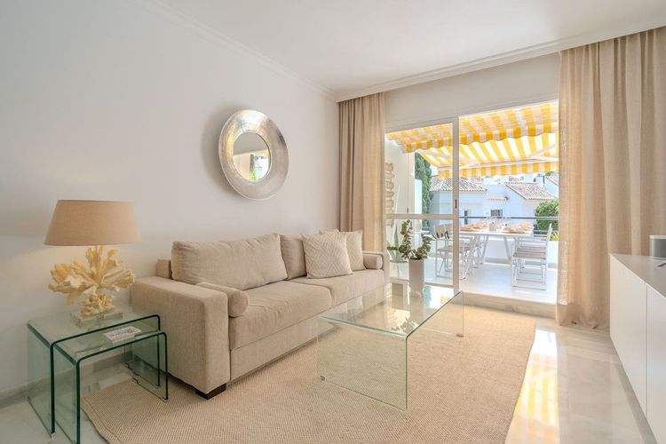 Apartment | Resale in Nueva Andalucía in Nueva Andalucía Others, Costa del Sol - Photo 5
