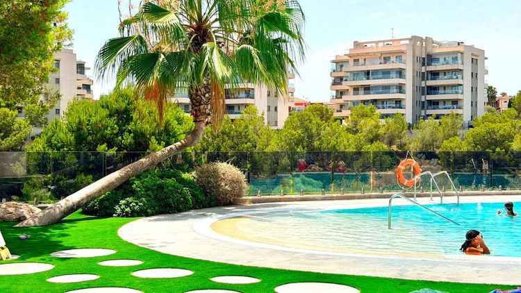 Apartment | Resale in La Zenia in La Zenia, Costa Blanca - Photo 2