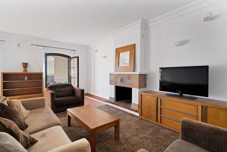 House | Resale in Benahavís in Benahavís Others, Costa del Sol - Photo 4