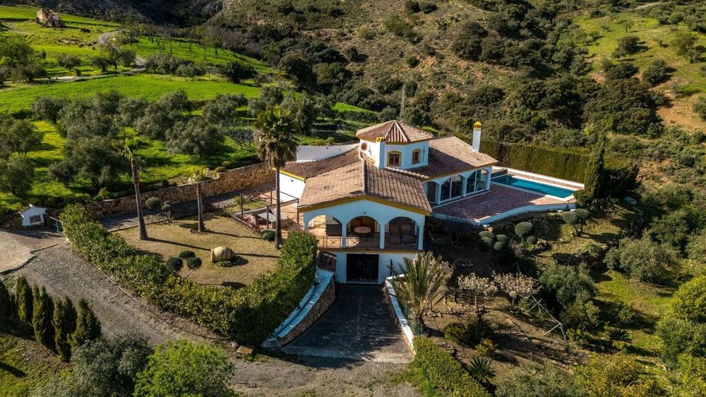House | Resale in Casarabonela in Casarabonela, Costa del Sol - Main property photo