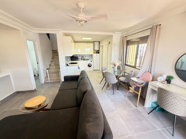 House | Resale in Villamartin in Villamartin, Orihuela Costa, Costa Blanca - Photo 5