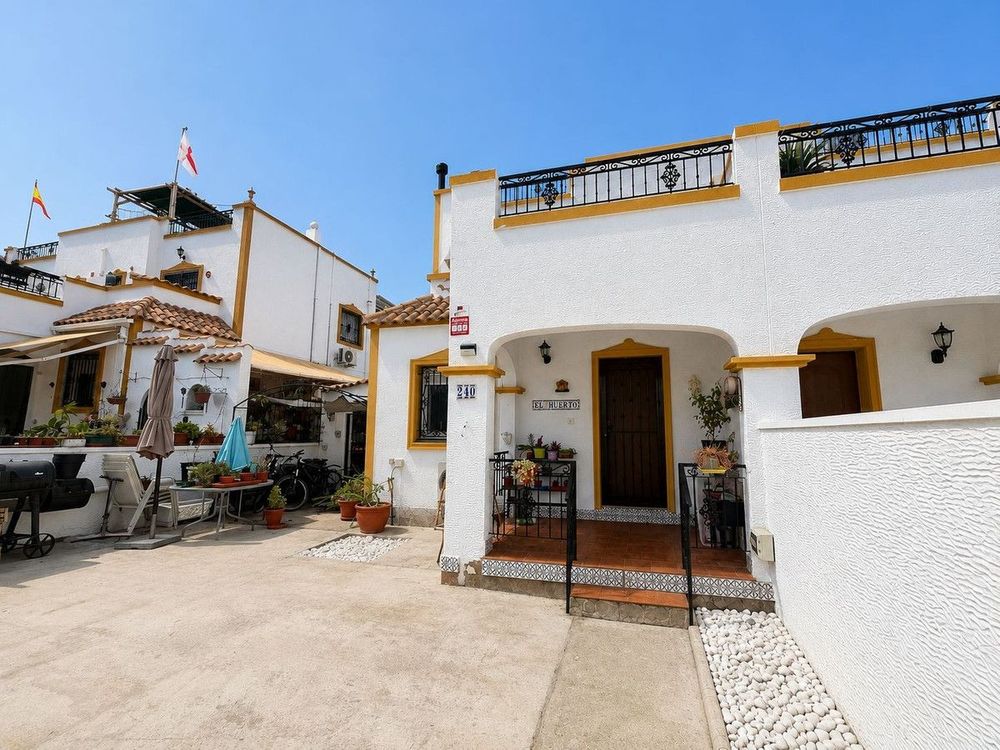 House | Resale in Entre Naranjos in Entre Naranjos, Costa Blanca - Main property photo