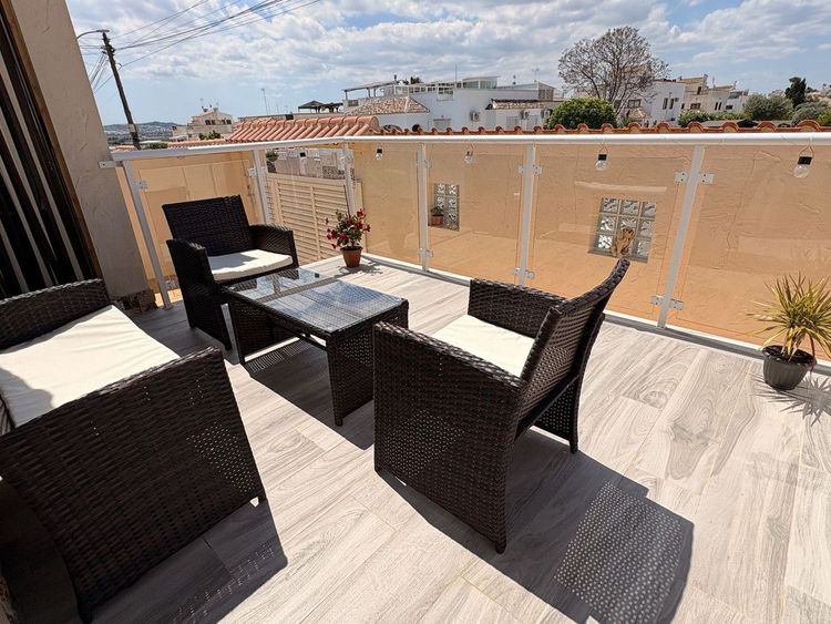 House | Resale in La Marina in La Marina, Costa Blanca - Photo 2