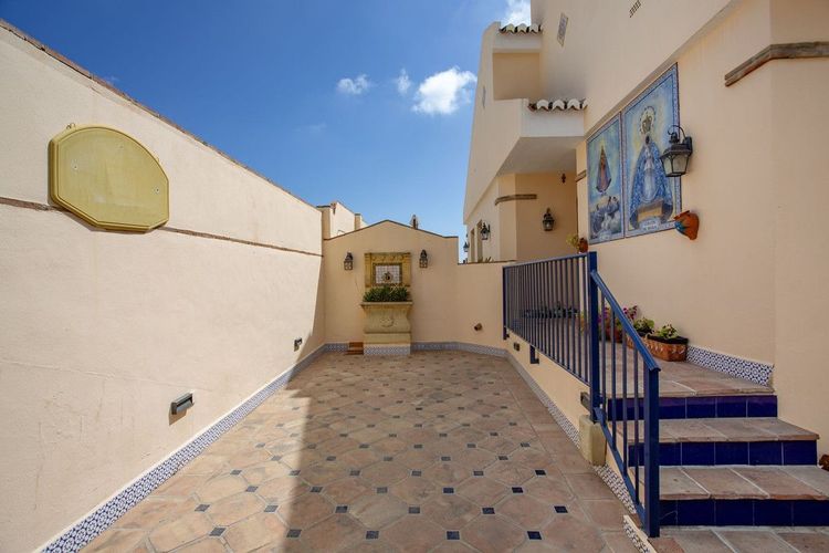 House | Resale in Benalmadena in Benalmadena Others, Costa del Sol - Photo 2