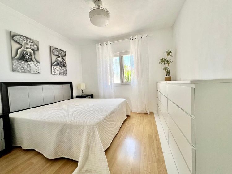 House | Resale in El Faro in El Faro, Costa del Sol - Photo 3