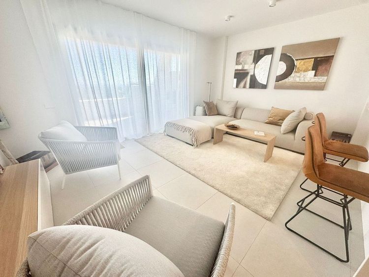 Apartment | Resale in Calanova Golf in Calanova Golf, Costa del Sol - Photo 5