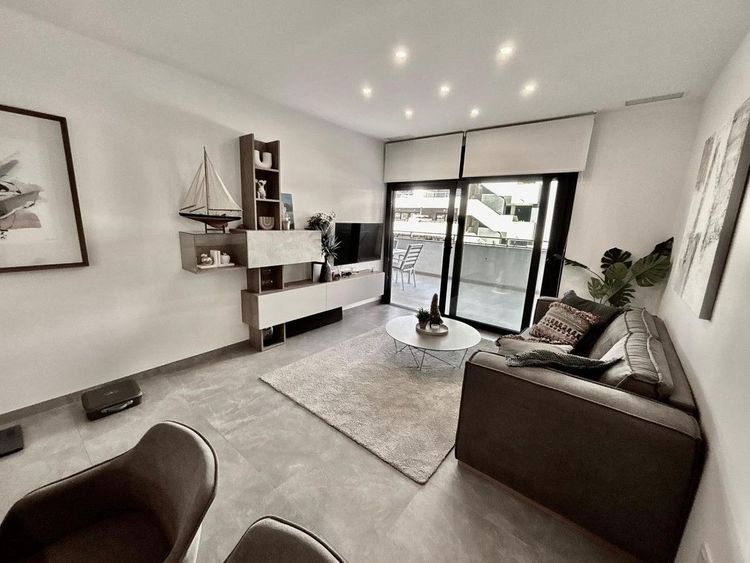 Apartment | Resale in Playa Flamenca in Playa Flamenca, Costa Blanca - Photo 3