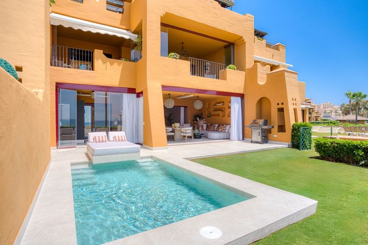 Apartment | Resale in Estepona in Estepona, Costa del Sol - Photo 4