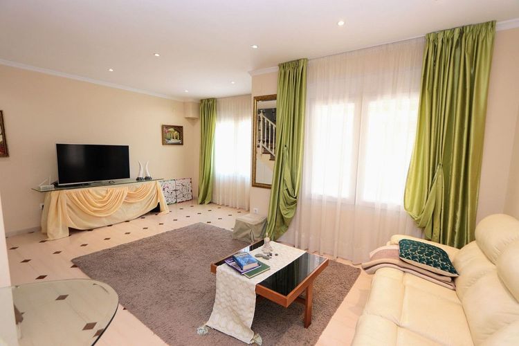 House | Resale in Torrevieja in Torrevieja, Costa Blanca - Photo 4