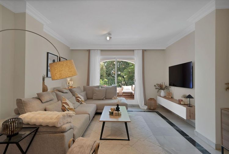Apartment | Resale in Marbella in Marbella Others, Costa del Sol - Photo 5