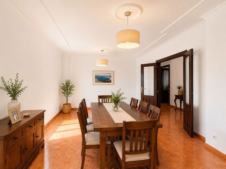 House | Resale in Estepona in Estepona, Costa del Sol - Photo 4