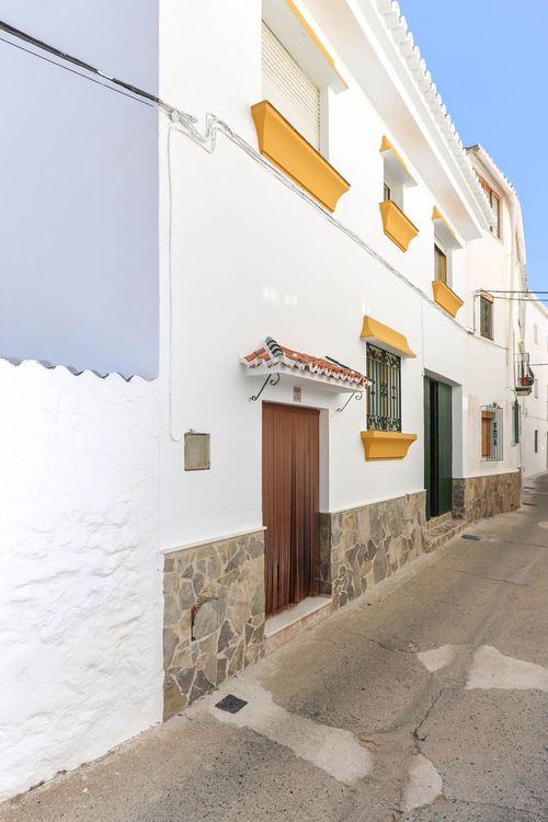 House | Resale in Casarabonela in Casarabonela, Costa del Sol - Photo 4